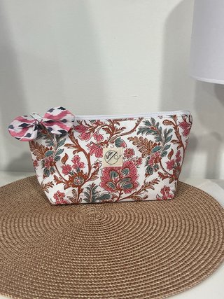 Neceser estampado floral con lazo