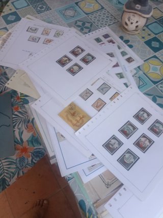Lote Sellos en hojas sueltas