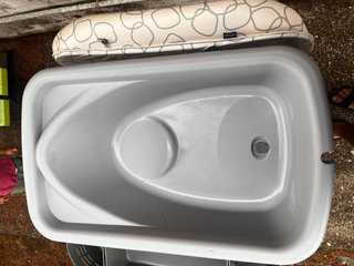 Bañera para bebé con soporte