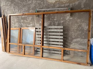 Ventanal de madera con cristales