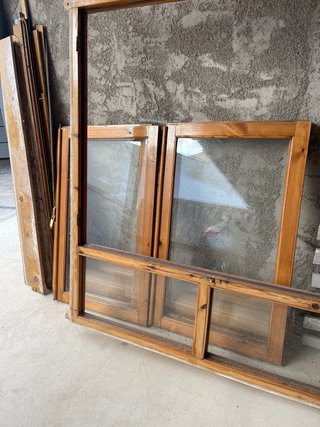 Ventanal de madera con cristales