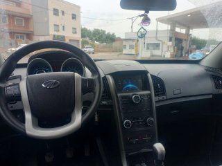 Mahindra XUV 500 W10!! 2019