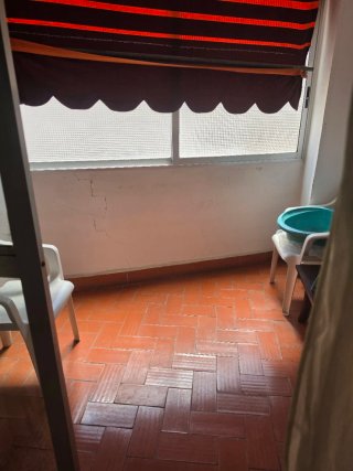 Se alquila habitacion