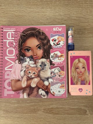 Lote Top Model: Libro y Accesorios