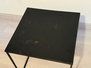 Mesa auxiliar industrial negra maisons du monde