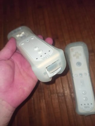 2 mandos de wii con funda