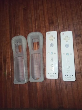 2 mandos de wii con funda