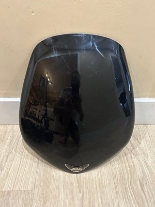 Cúpula Givi Suzuki GSR 600 Negra