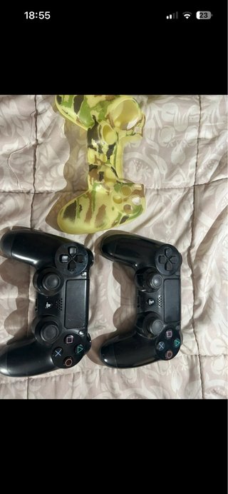 PS4 (PlayStation 4) Negra + Juego NBA 2K21