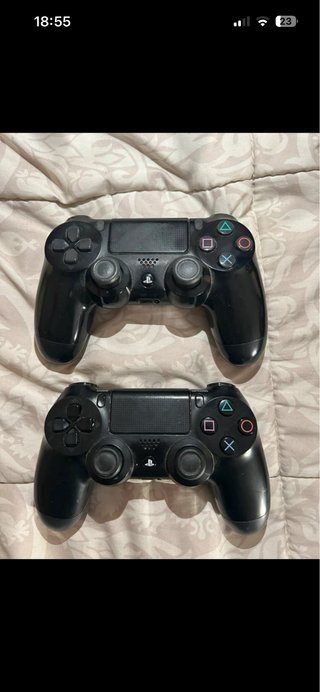 PS4 (PlayStation 4) Negra + Juego NBA 2K21