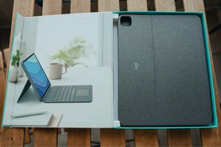 iPad Pro 12.9” M2 + Logitech Combo Touch