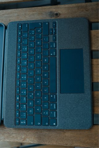 iPad Pro 12.9” M2 + Logitech Combo Touch