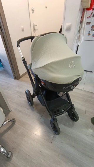 Silla de paseo Jane verde crema