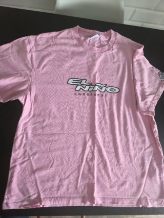 Camiseta EL NIÑO Hombre Rosa