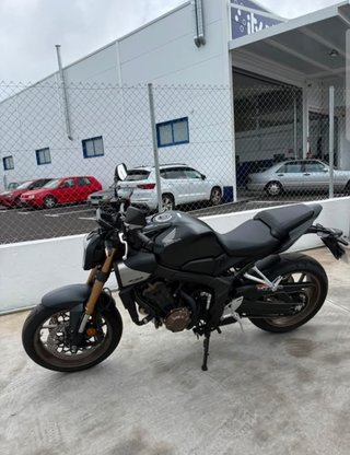 Honda CB650R Negra