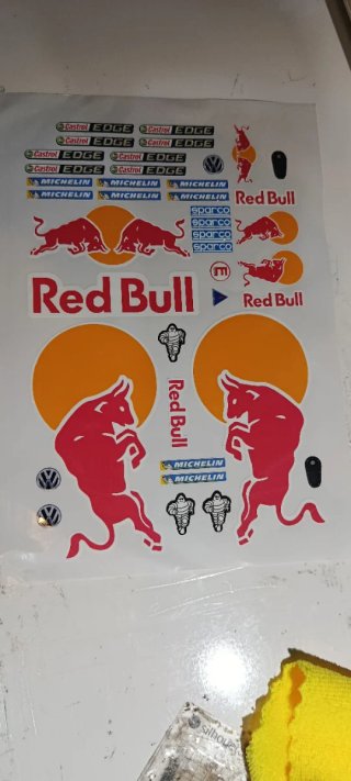 Pegatinas Red Bull y Marcas Coche 1/7