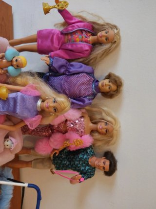 Lote Barbie y familia.