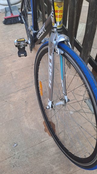 Bicicleta Scott con manillar de paseo