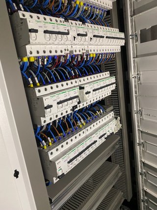Busco trabajo de electricista