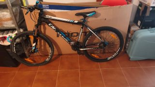 Bicicleta con tubo de dirección 1.5