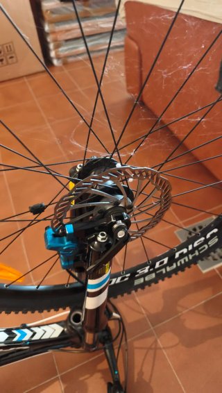 Bicicleta con tubo de dirección 1.5