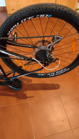 Bicicleta con tubo de dirección 1.5