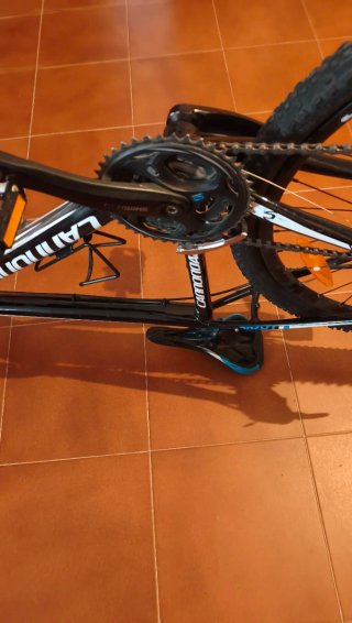 Bicicleta con tubo de dirección 1.5