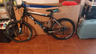 Bicicleta con tubo de dirección 1.5