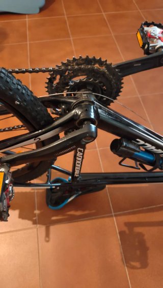 Bicicleta con tubo de dirección 1.5