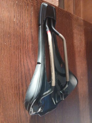 Sillín Prologo Scratch M5 Tirox 147