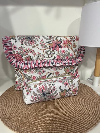 Portadocumentos y estuche floral