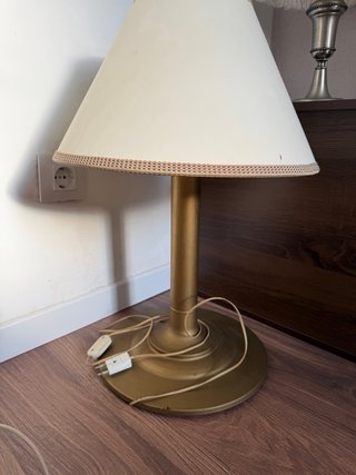Lámpara de mesa vintage beige y dorada