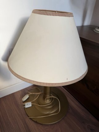 Lámpara de mesa vintage beige y dorada