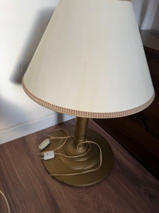 Lámpara de mesa vintage beige y dorada