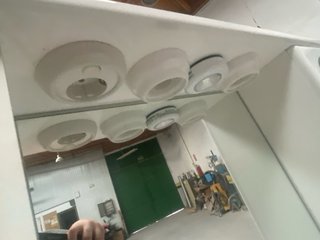 Mueble con espejo y luz