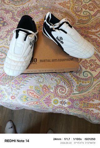 Zapatillas Taekwondo Daedo Blancas y Negras