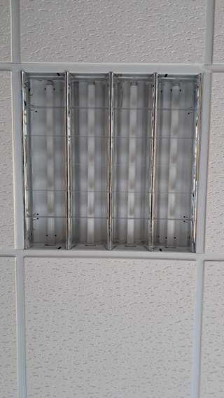 1 Luminaria Techo 60x60 4 Fluorescentes