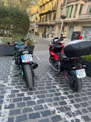 Kawasaki Z750 Naked Negra y Verde