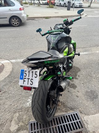 Kawasaki Z750 Naked Negra y Verde