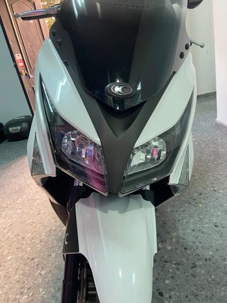 Kymco Grand Dink 300 Maxi Scooter Blanca