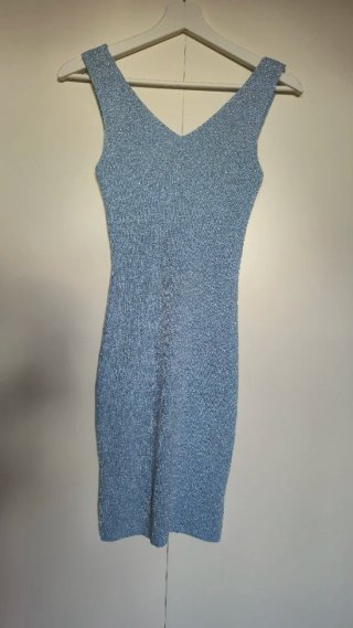 Vestido corto azul cielo con brillos