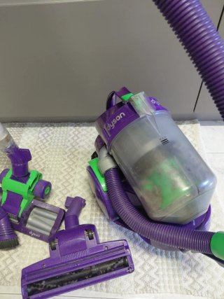 Aspiradora Dyson DC05 Morada