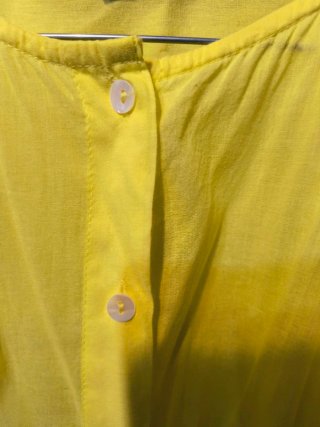 Camisa marca MO amarilla.Talla XL