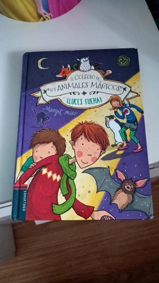Libro el colegio de los animales mágicos lucesfuer