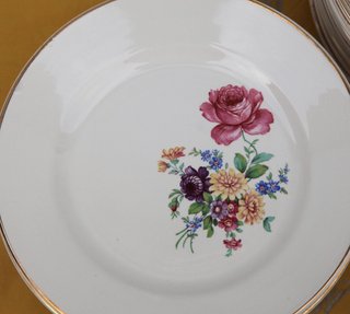 Platos hondos de porcelana francesa