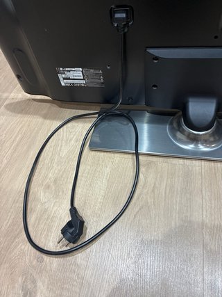 Televisión LG Negra con Mando
