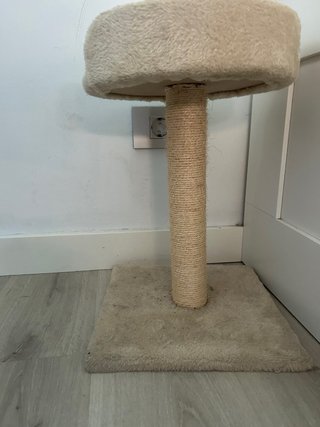 Rascador para gatos de tela y sisal