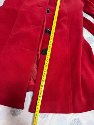 Abrigo mujer rojo.
