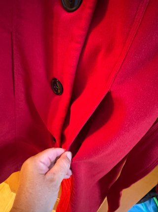 Abrigo mujer rojo.
