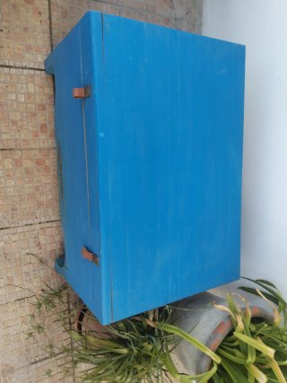 Baúl de madera azul